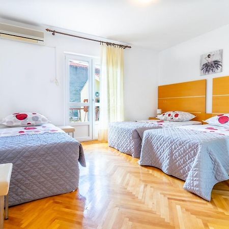 City Apartment 4 & 6 Макарска Екстериор снимка
