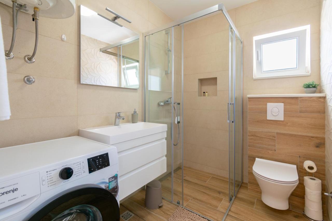 City Apartment 4 & 6 Макарска Екстериор снимка
