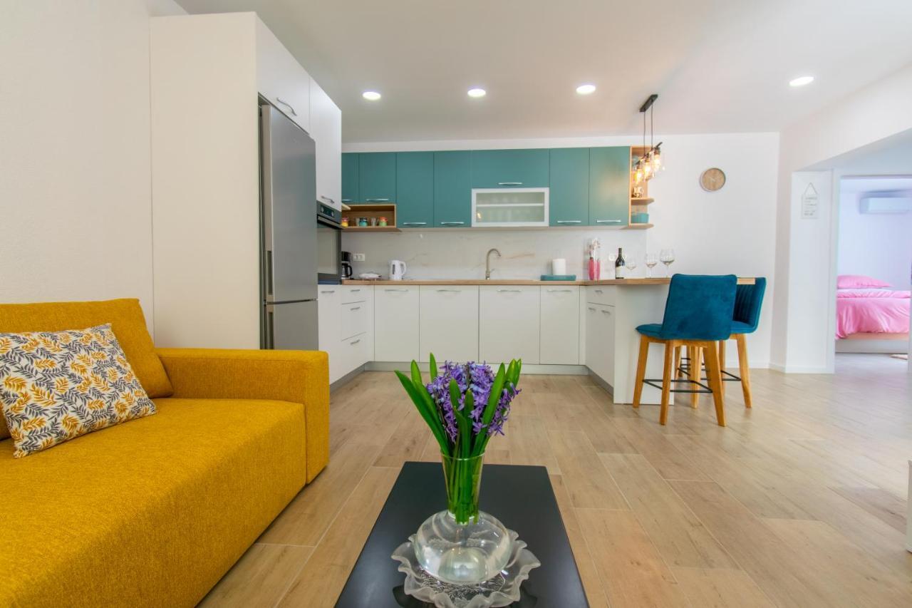 City Apartment 4 & 6 Макарска Екстериор снимка