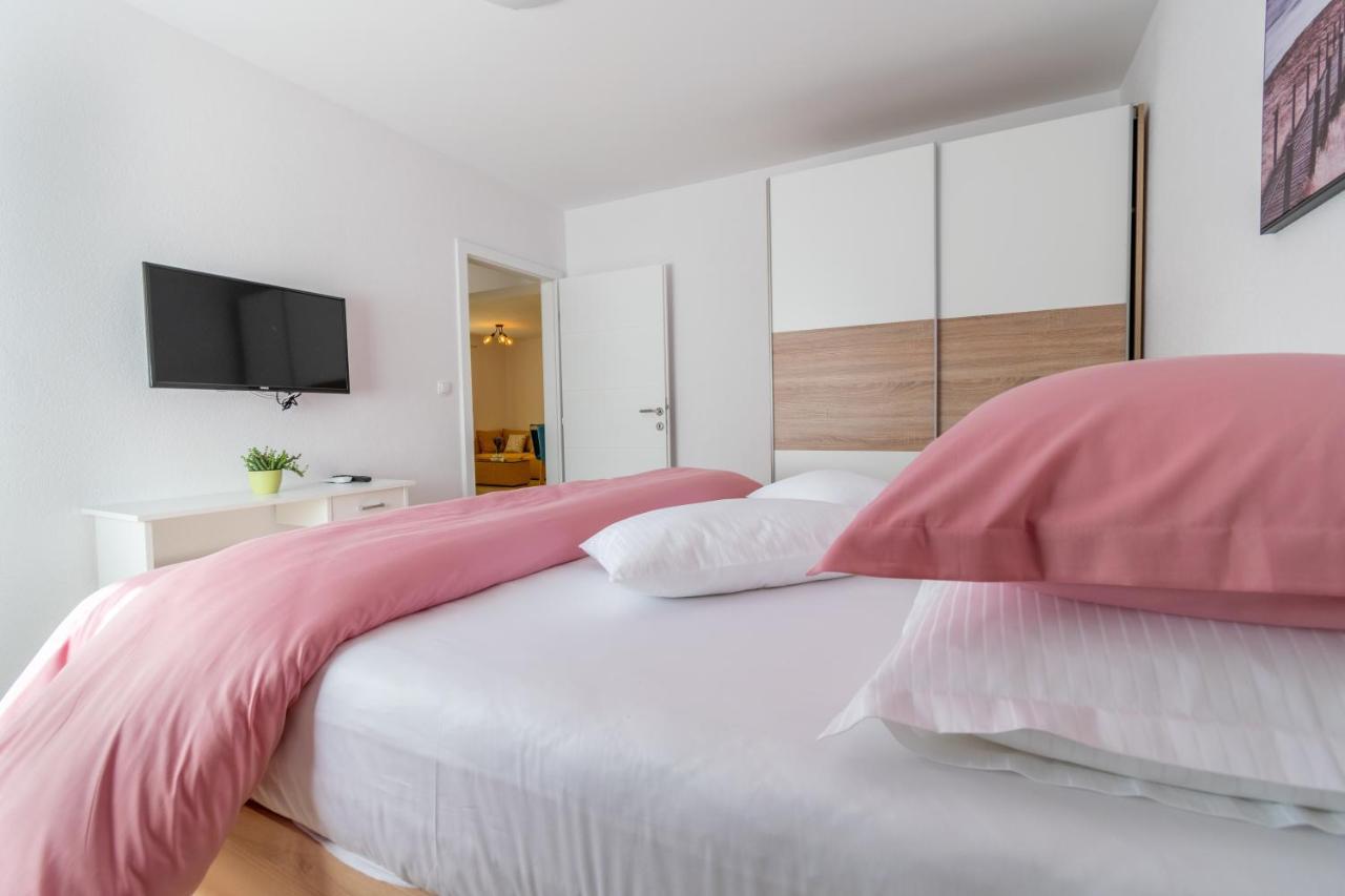 City Apartment 4 & 6 Макарска Екстериор снимка