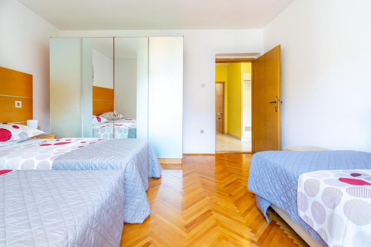 City Apartment 4 & 6 Макарска Екстериор снимка