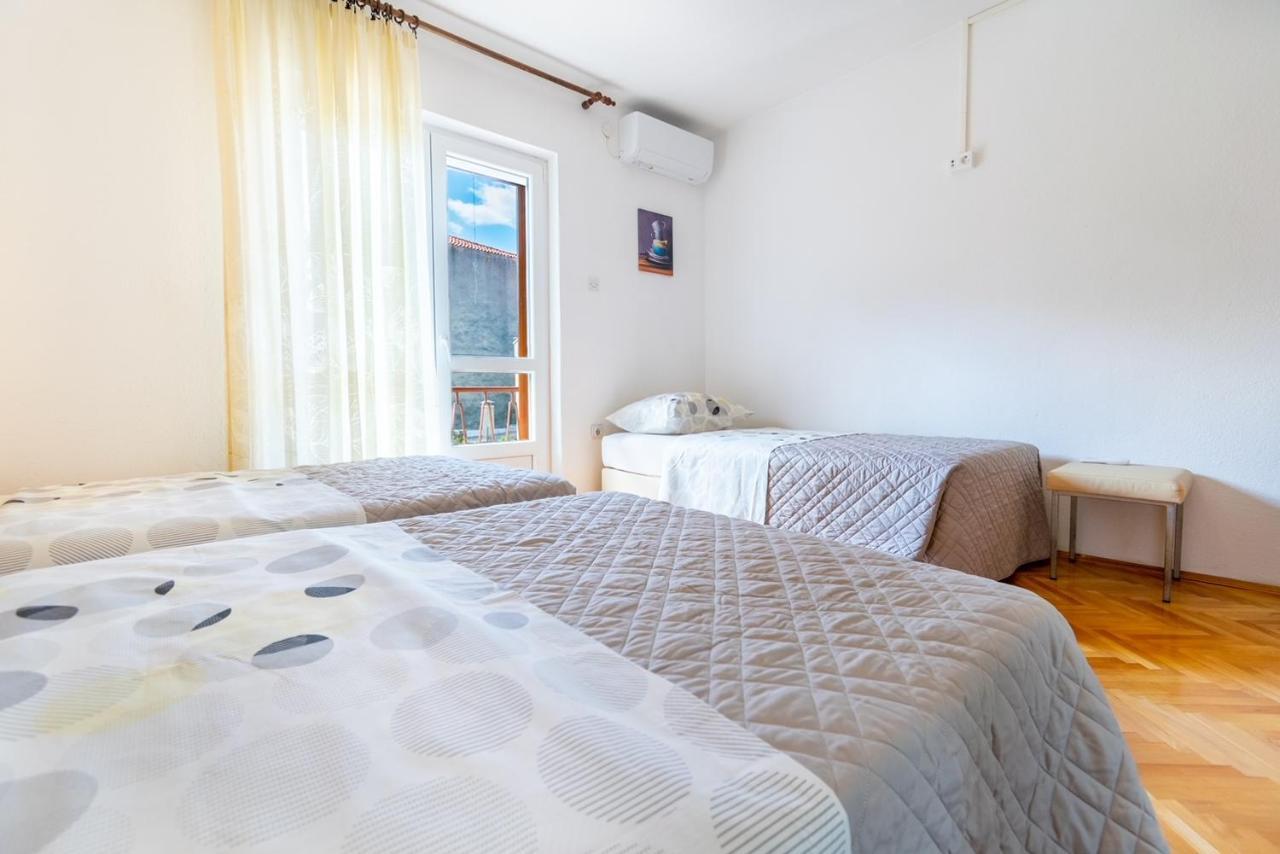 City Apartment 4 & 6 Макарска Екстериор снимка