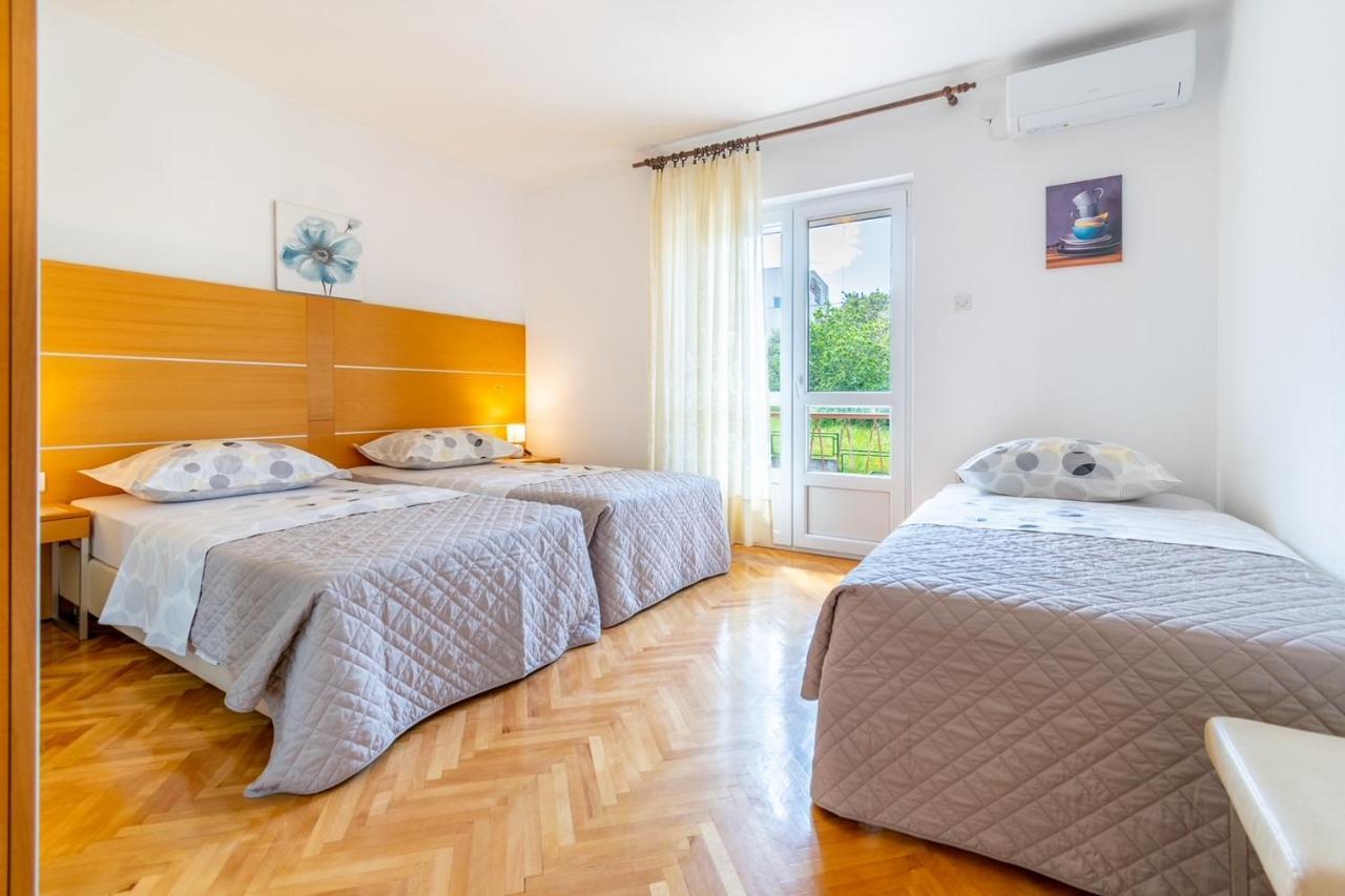 City Apartment 4 & 6 Макарска Екстериор снимка